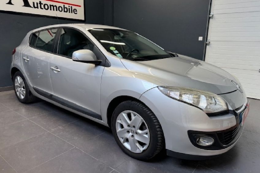 Renault MEGANE III 1.5 dCi 110 CV BOITE AUTO