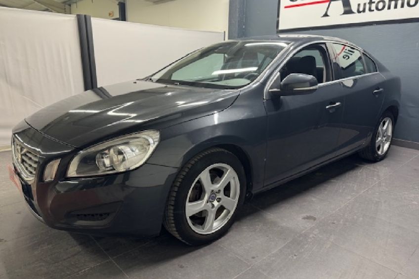 Volvo S60 1.6 D2 115 CV StopetStart Momentum