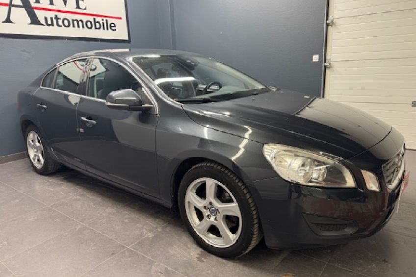 Volvo S60 1.6 D2 115 CV StopetStart Momentum